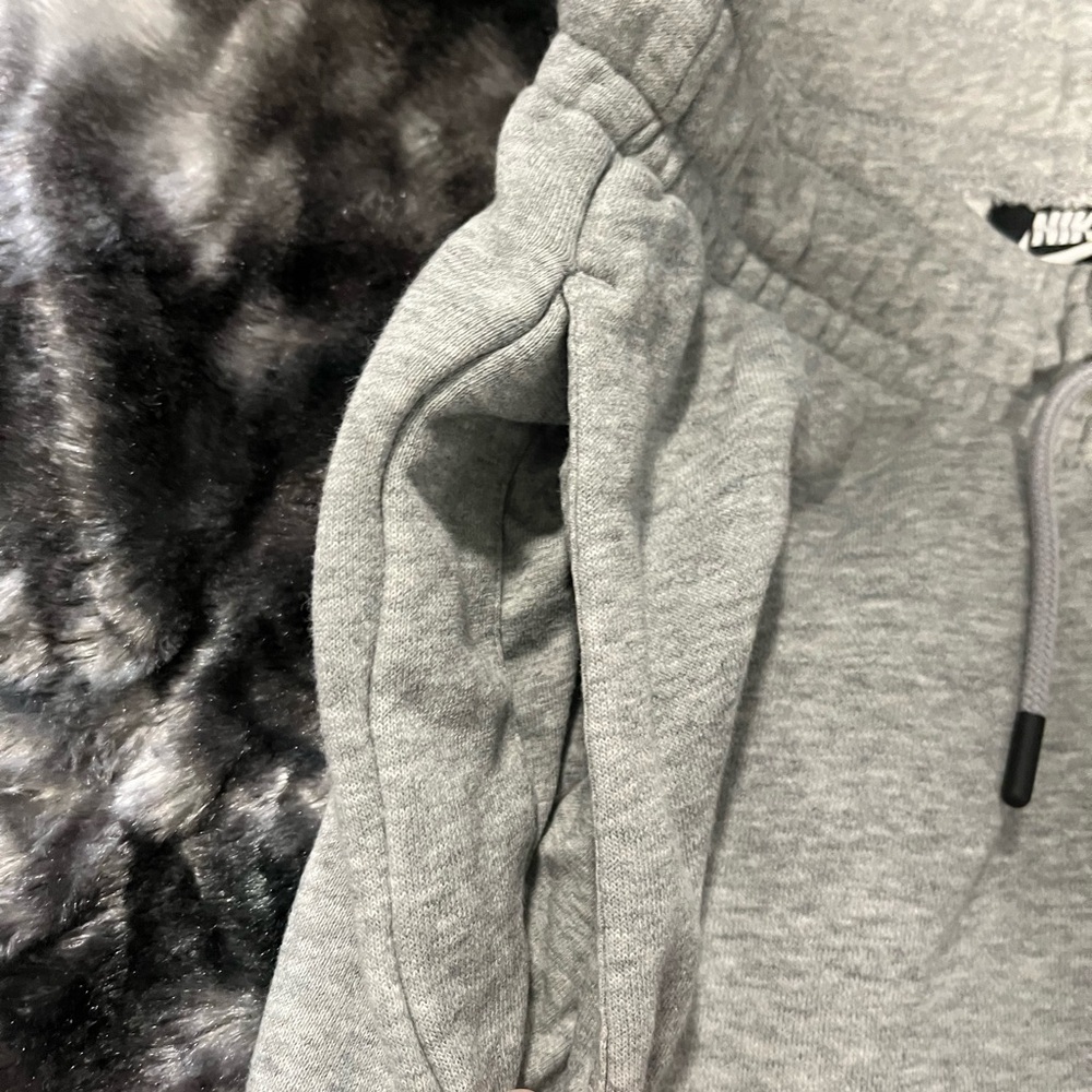 Nike Joggers - Picture 7 of 10